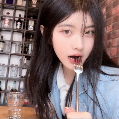 很欲很撩的女生头像(24张)