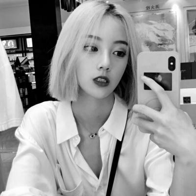 高清好看的女生霸气头像黑白高冷图片(精选24张)