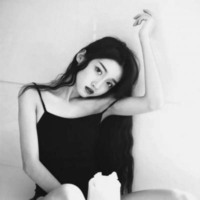 高清好看的女生霸气头像黑白高冷图片(精选24张)