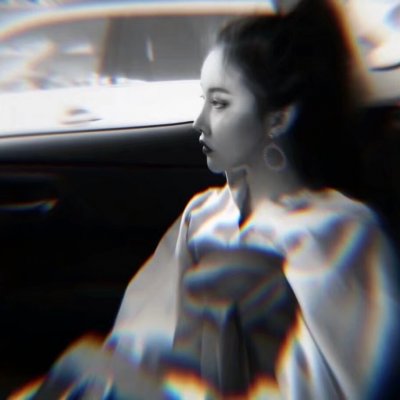 高清好看的女生霸气头像黑白高冷图片(精选24张)