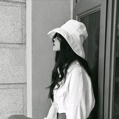 高清好看的女生霸气头像黑白高冷图片(精选24张)