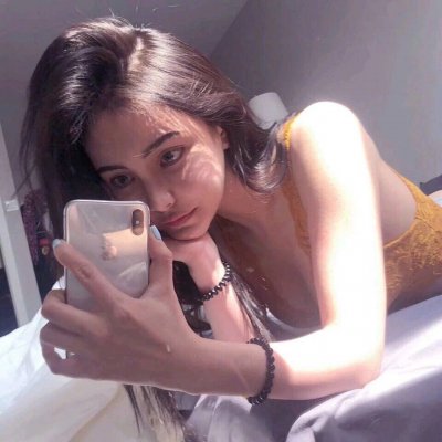 高清漂亮拿手机自拍的女头图片(精选24张)