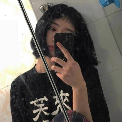 高清好看的头像拿手机女生图片(24张)