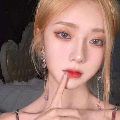 高清好看的超好看的高冷头像女生图片(24张)