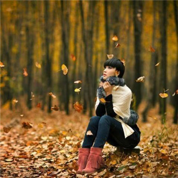 落叶一个人伤感背影图片头像(精选15张)