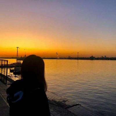 伤感情侣头像一男一女图片(精选18张)