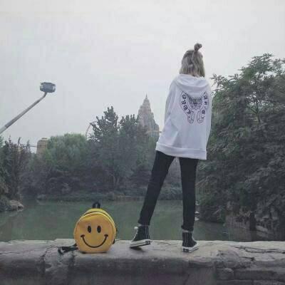 qq头像情侣背影一男一女图片(精选30张)