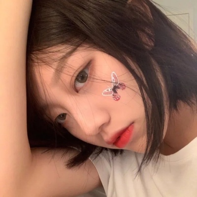 高清又温柔又淑女的女生头像(24张)