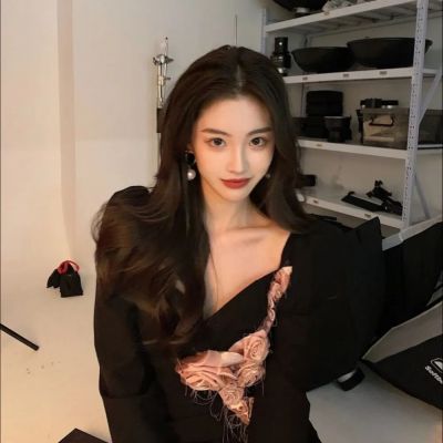 很有个性超好看的高清女生头像图片(精选24张)