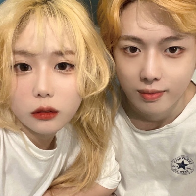 高清潮流情侣头像两张图片(24张)