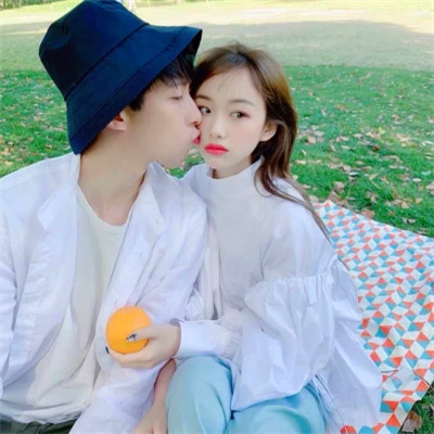 2023一左一右最潮情侣头像两张(24张)