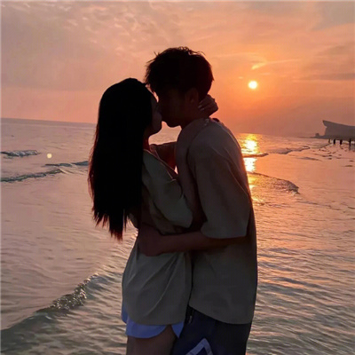 2020年最火爆的情侣头像真人一对(24张)