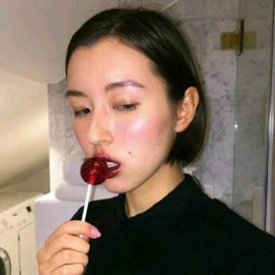 好看的时尚女头像可爱小清新图片(精选26张)