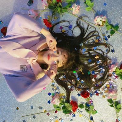 唯美高雅有诗意的微信头像图片女(24张)