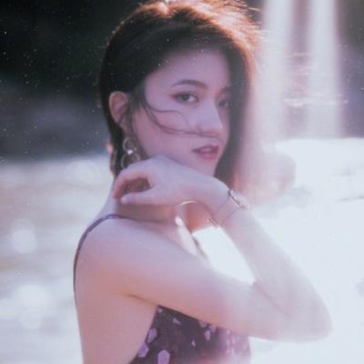 唯美高雅有诗意的微信头像图片女(24张)