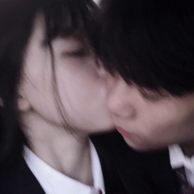 比较独特的情侣头像一左一右高清(精选20张)