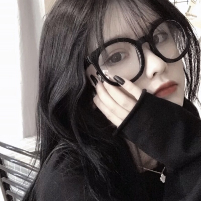 又酷又拽的女生头像图片(精选18张)