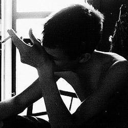 一个人孤独抽烟的头像(精选18张)