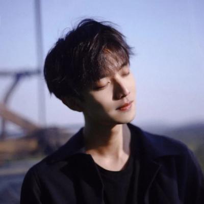 伤感头像男生心碎(18张)