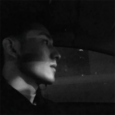 伤感头像男生心碎(18张)