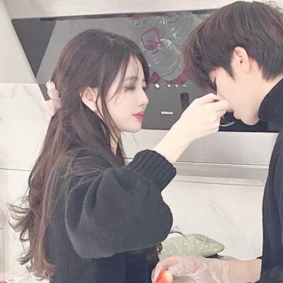 一左一右创意情侣头像(精选22张)