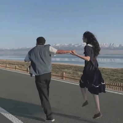 一左一右创意情侣头像(精选22张)