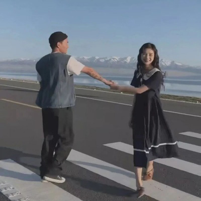 一左一右创意情侣头像(精选22张)