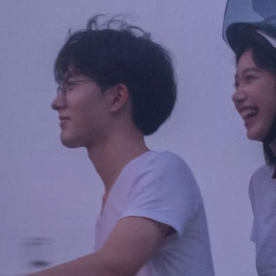 一左一右创意情侣头像(精选22张)