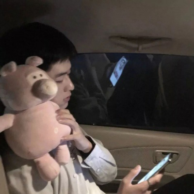 一左一右创意情侣头像(精选22张)