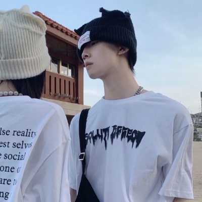 一左一右创意情侣头像(精选22张)