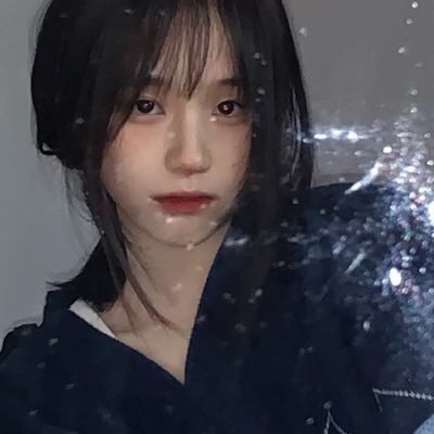 高清微丧女生头像(24张)