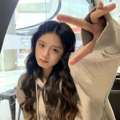 高清真人女孩头像(26张)