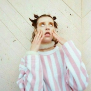 欧美特好看的微信头像(24张)