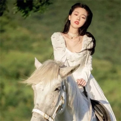 二零二三最火女生头像(精选24张)