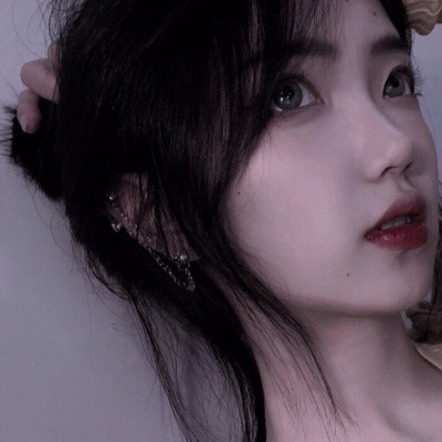 女头伤感孤独高清头像(精选24张)