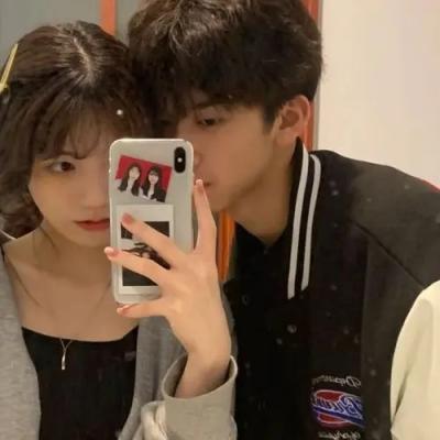 一左一右创意情侣头像(精选24张)