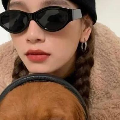 高清霸气最酷的2023女生头像图片(28张)