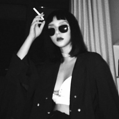 有一个女孩叼着烟的头像(精选22张)