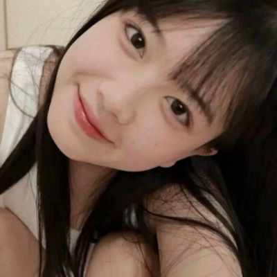 高清好看的微信女头真人ins风格图片(精选24张)