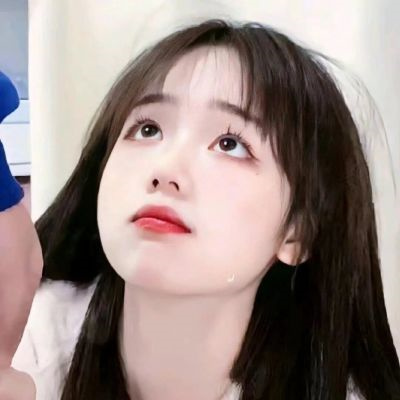 高清好看的微信女头真人ins风格图片(精选24张)