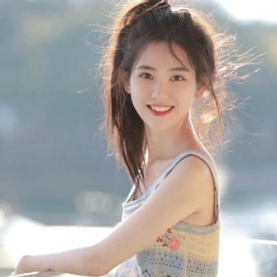 高清好看的微信女头真人ins风格图片(精选24张)