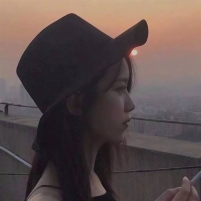 女生真人戴帽子头像(精选24张)