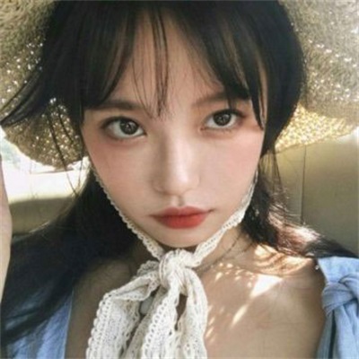 女生真人戴帽子头像(精选24张)