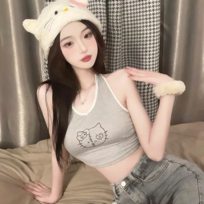 女生真人戴帽子头像(精选24张)