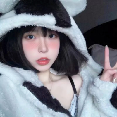 女生真人戴帽子头像(精选24张)