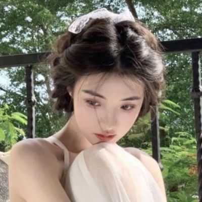 好看的女生图片头像(精选24张)