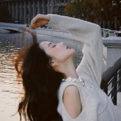 好看的女生图片头像(精选24张)