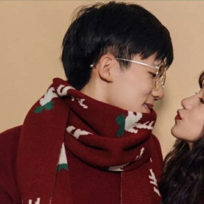 吻在一起的情侣头像(33张)