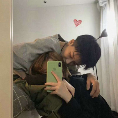吻在一起的情侣头像(33张)