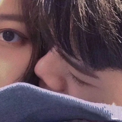 吻在一起的情侣头像(33张)